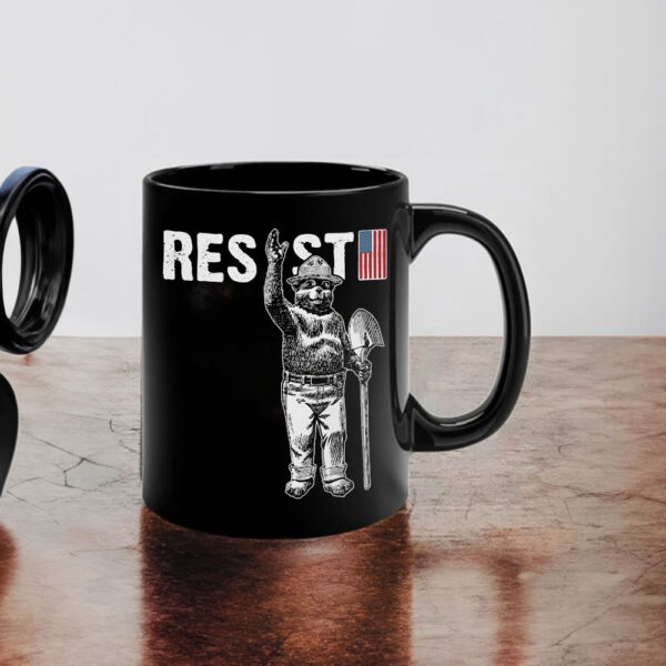 Official National Parks Resist Bear Mug