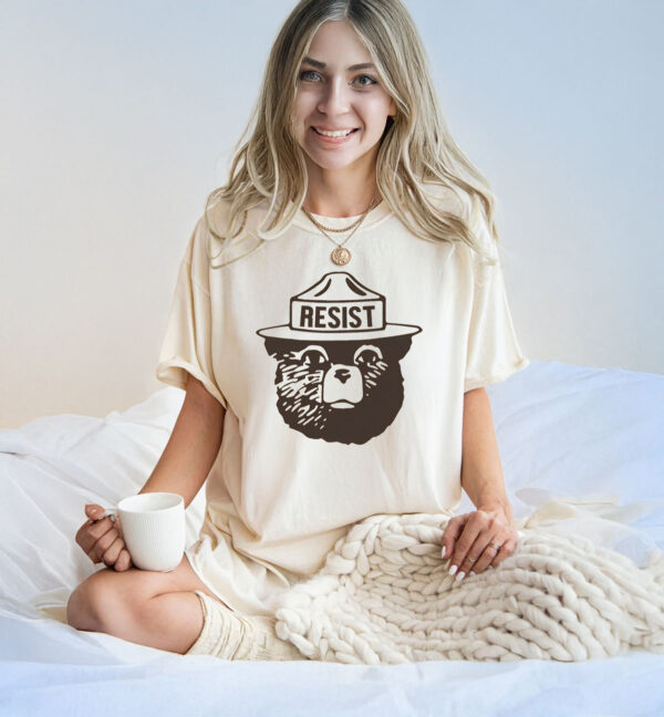 Protect Our National Parks Resist Bear T-Shirt