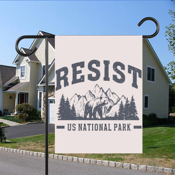 Resist Bear US National Park Flag