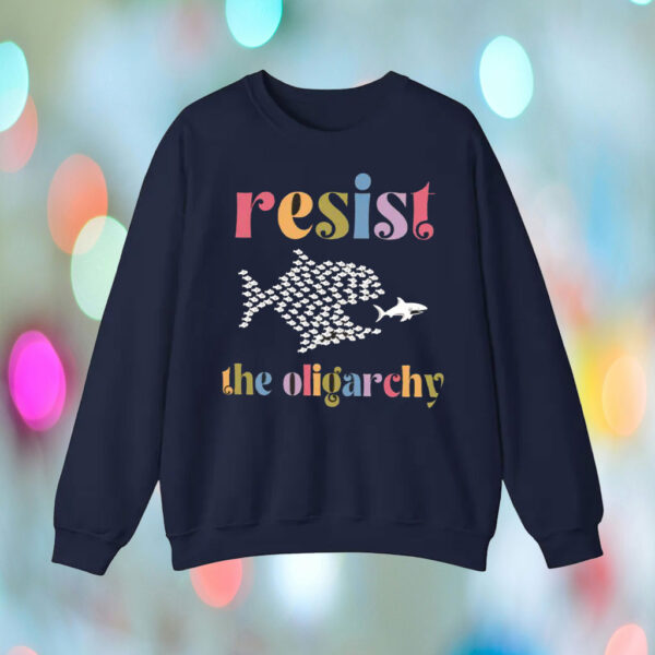 Resist the oligarchy anti trump T-Shirt